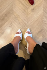 Charger l'image dans la visionneuse de galerie, Sandales talons blancs