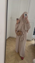 Chargez et lisez la vidéo dans la visionneuse Galerie, Robe de prière (Jilbab )