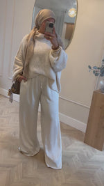Chargez et lisez la vidéo dans la visionneuse Galerie, Pantalon SATIN Blanc

