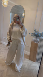 Chargez et lisez la vidéo dans la visionneuse Galerie, Pantalon SATIN Blanc
