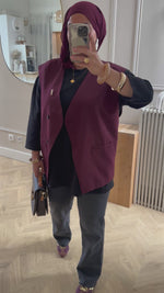 Chargez et lisez la vidéo dans la visionneuse Galerie, Gilet Sans Manches LEYLA Bordeaux
