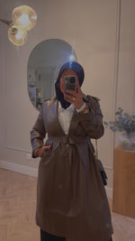Chargez et lisez la vidéo dans la visionneuse Galerie, Trench Coat  BROWN
