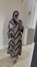 Chargez et lisez la vidéo dans la visionneuse Galerie, ROBE KIMONO GOLDEN BLACK
