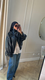 Chargez et lisez la vidéo dans la visionneuse Galerie, Blouson en Simili-Cuir